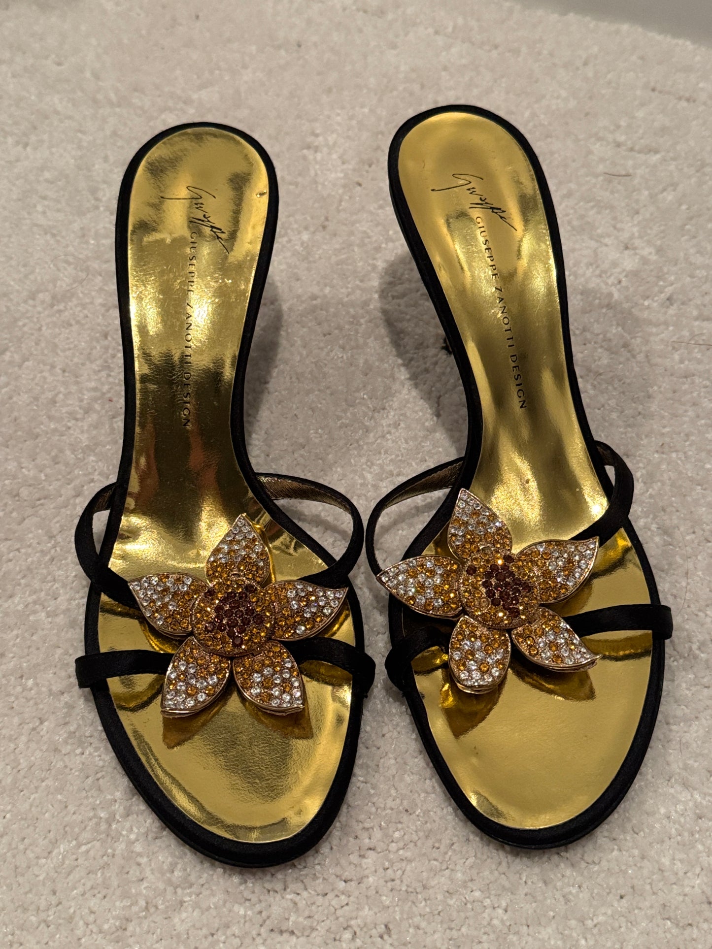 Giuseppe Zanotti Embellished Flower Kitten Heel