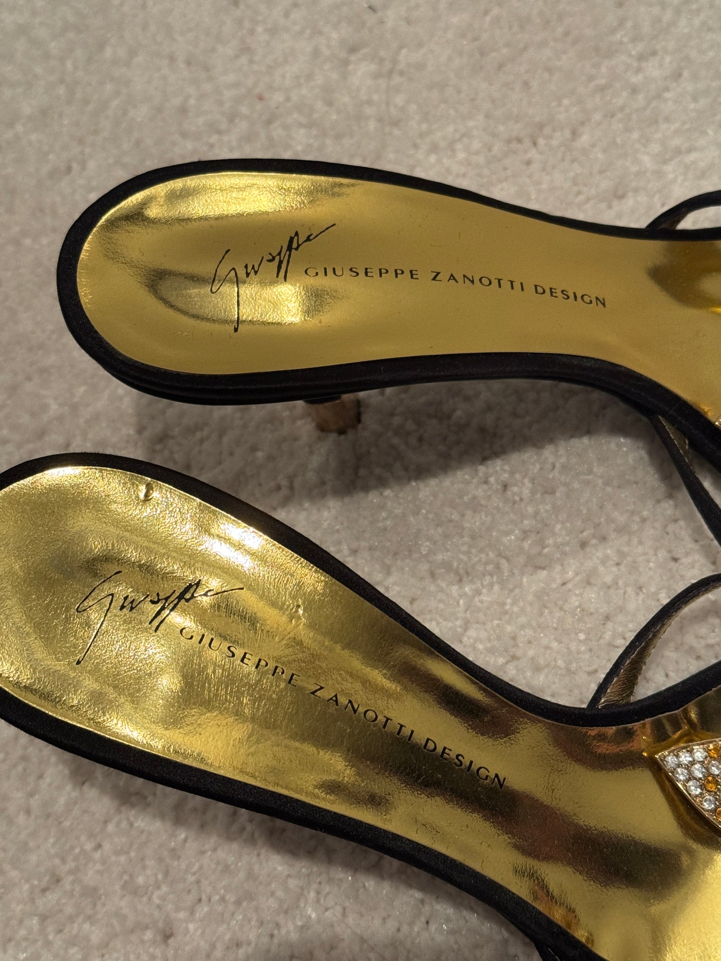Giuseppe Zanotti Embellished Flower Kitten Heel